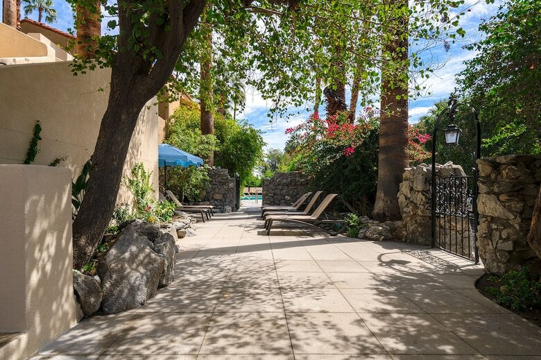 Hotel The Willows Historic Palm Springs Inn