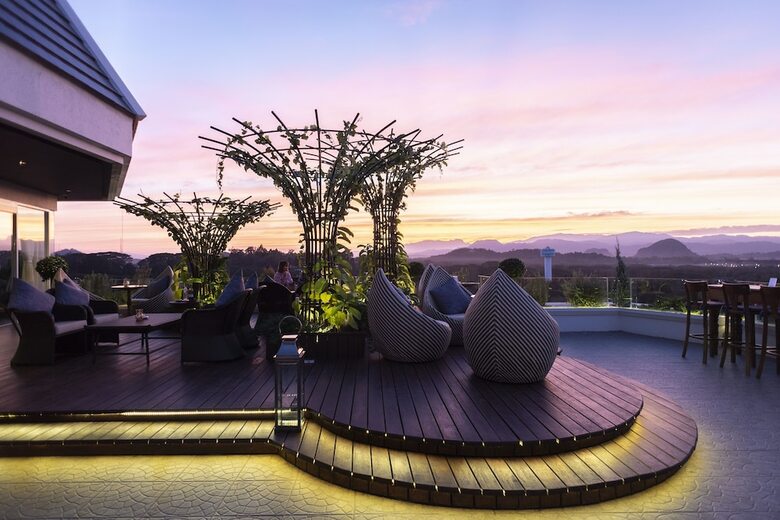 Hotel The Riverie By Katathani