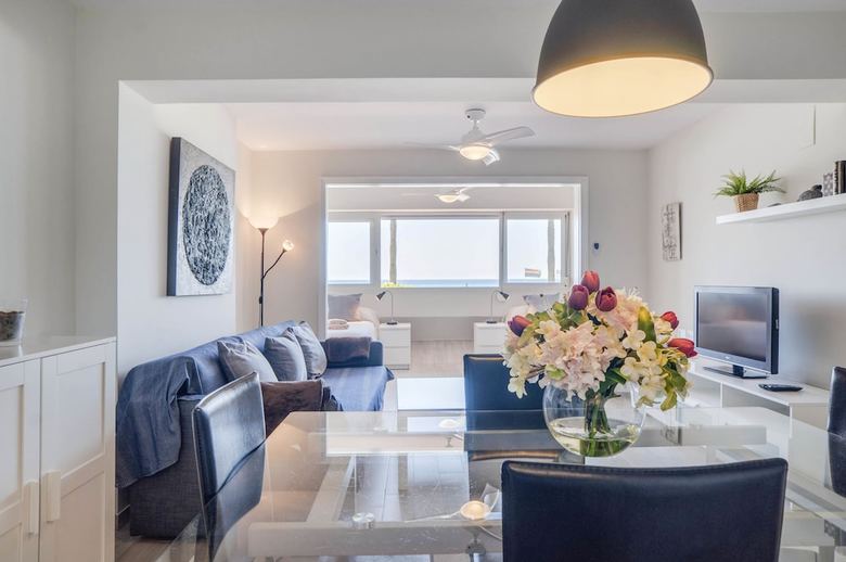 Eden Roc Beachfront Apartments