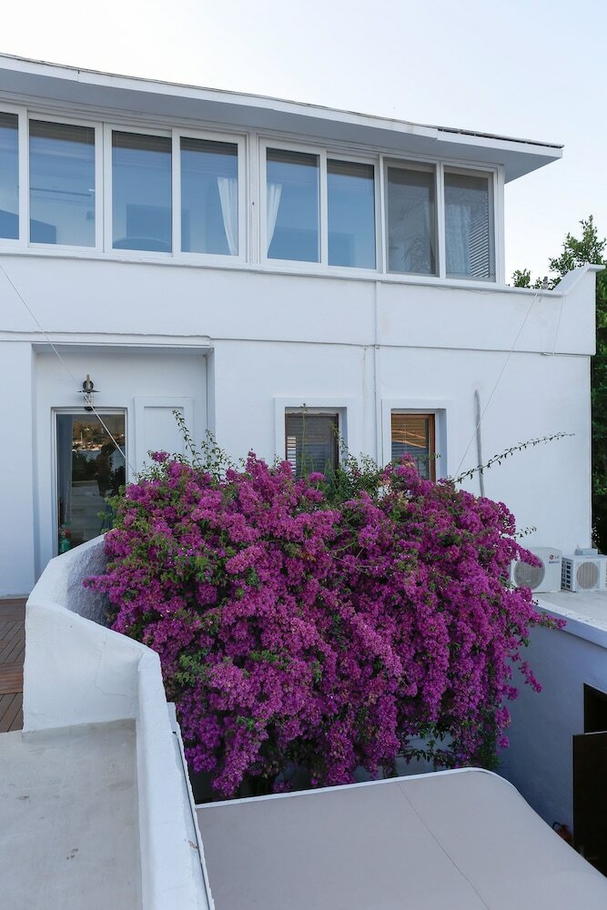 Galen Hotel & Beach
