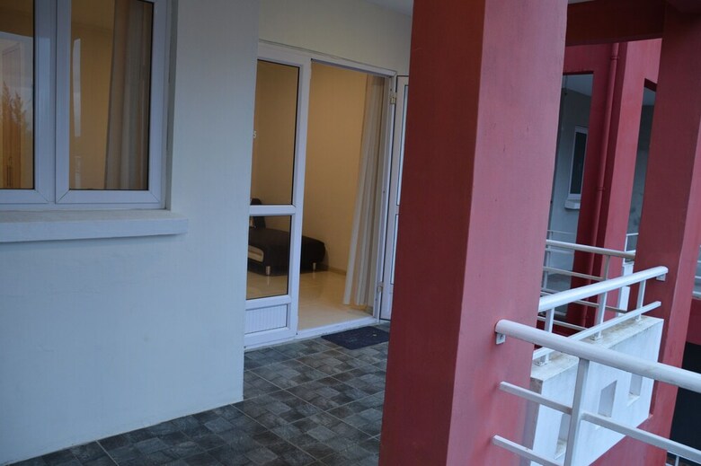 Az New Pereybere Beach Apartment