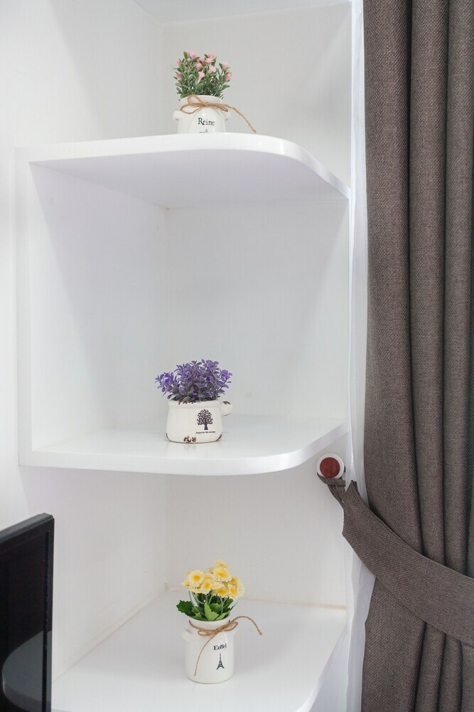 Rivergate Apartment