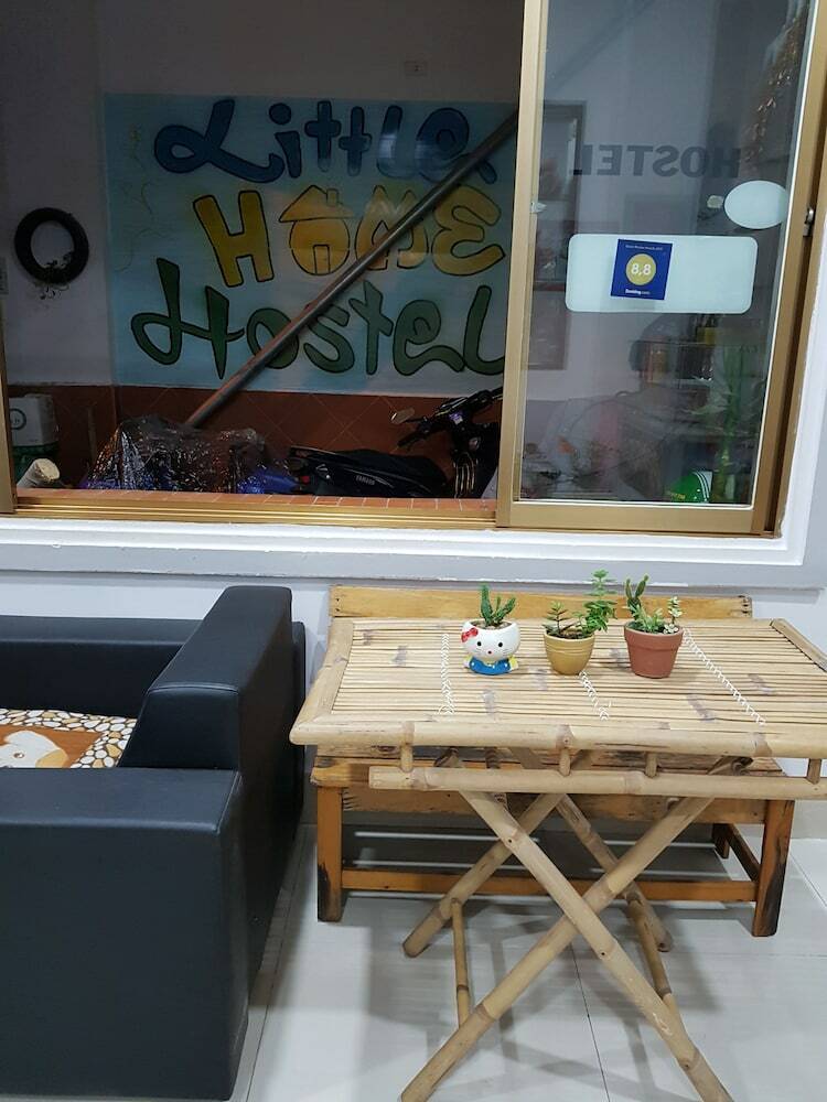 Hotel Little Home Hostel Nha Trang
