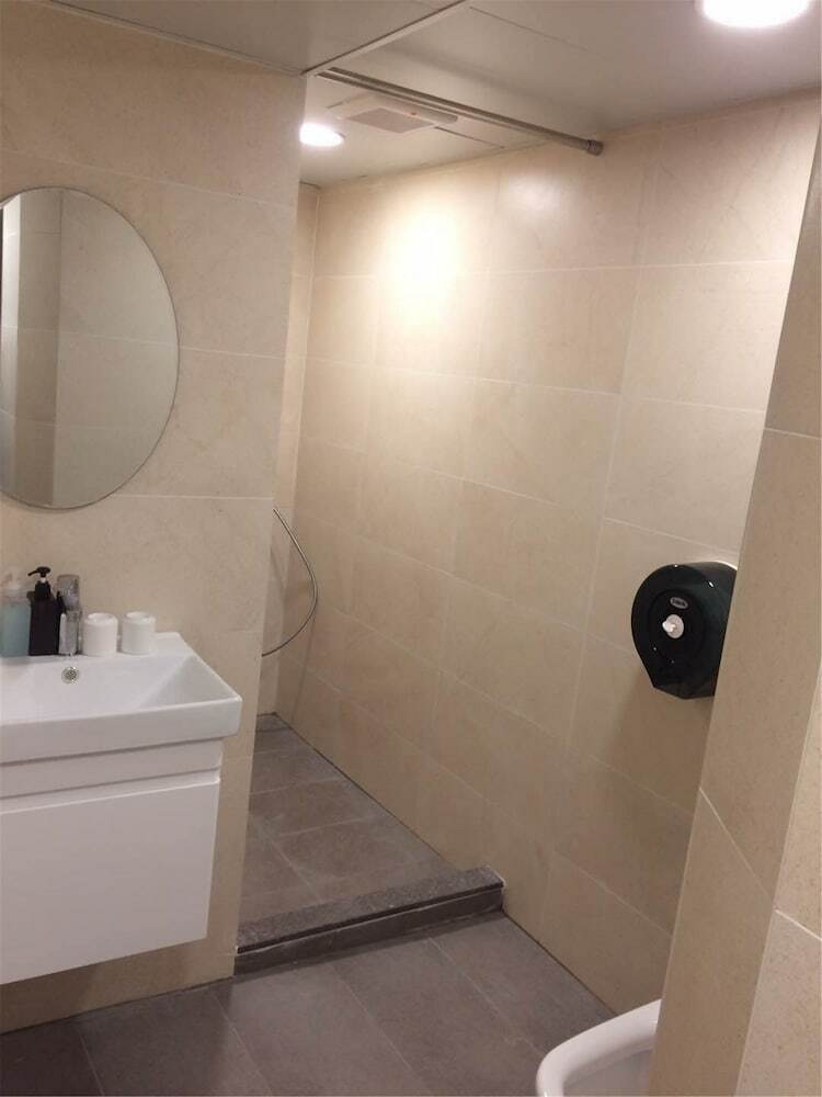 Hotel Tong Luo Wan Hostel