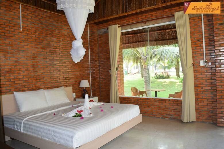 Hotel Suoi Hong Resort