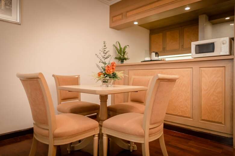 Grand Tower Inn Rama VI Hotel