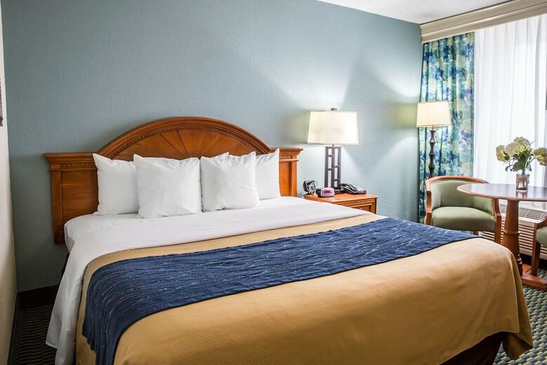Hotel Comfort Inn On The Ocean