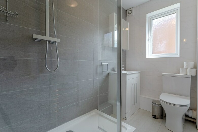 1 Bedroom Apartment Near Surrey Quays