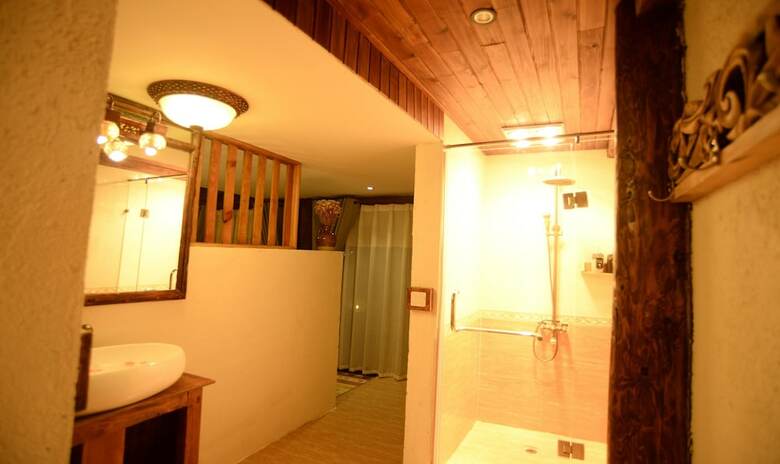 Shangrila E-outfutting Boutique Hotel