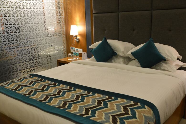 Hotel Crimson Park Shree Kanak Udaipur