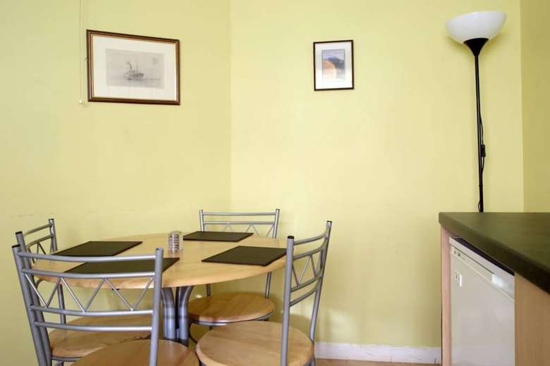 1 Bedroom Apartment By The Meadows