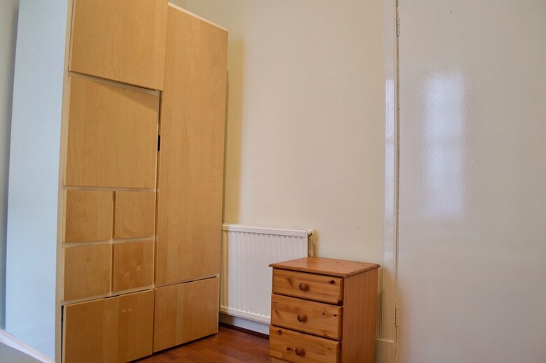 2 Bedroom Apartment In Pleasance
