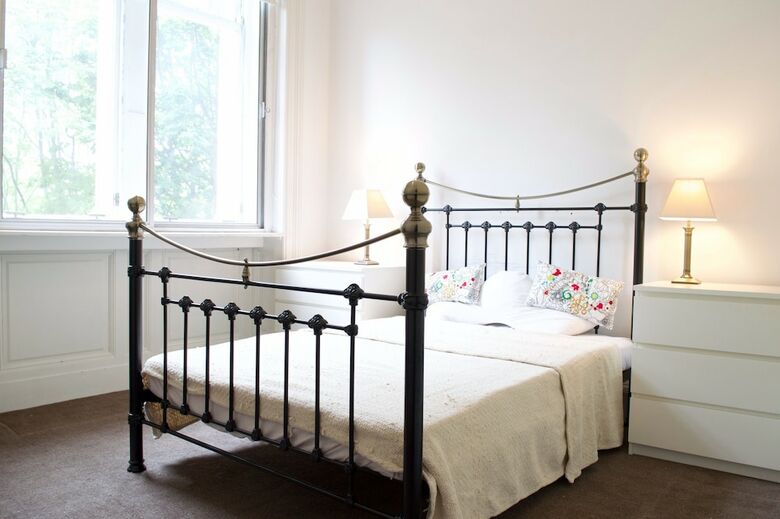 2 Bedroom Apartment With Free Parking