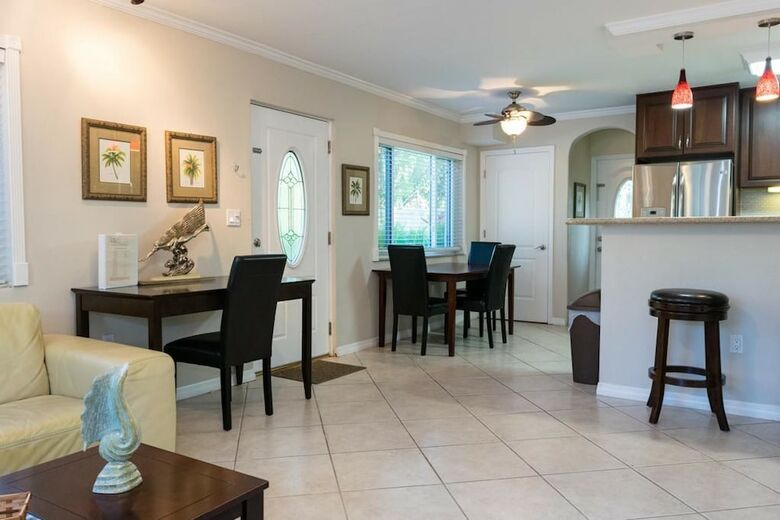 Palm Cay 5