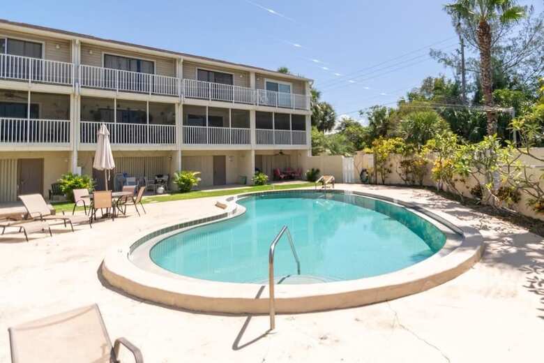 Beach Townhouses 104