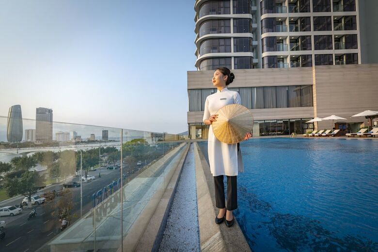 Hotel Vinpearl Condotel Riverfront Danang