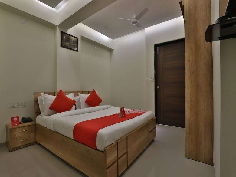 Oyo 12462 Hotel Shiv Inn
