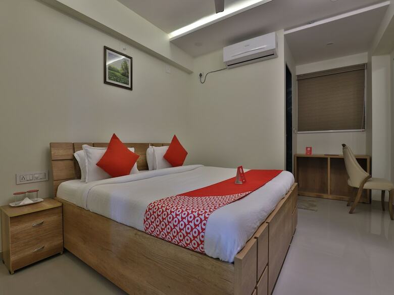 Oyo 12462 Hotel Shiv Inn
