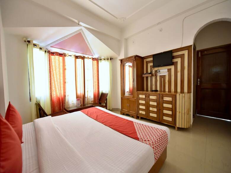 Hotel Oyo 12825 Omkara Homestay
