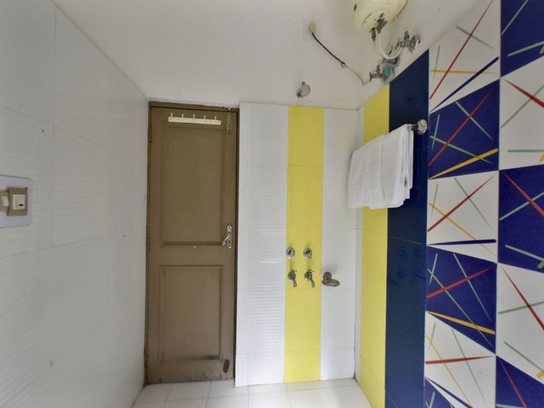 Hotel Oyo 12825 Omkara Homestay