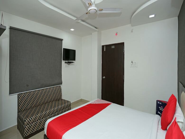 Oyo 11943 Hotel Yugantar Palace