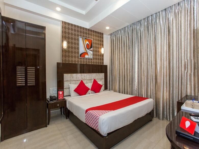 Oyo 2377 Hotel Residency