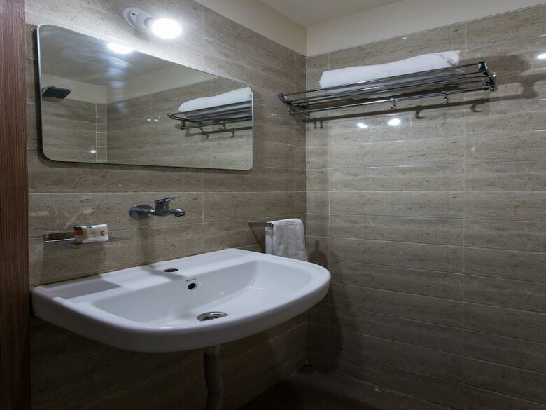 Oyo 11929 Hotel Ridhi Sidhi