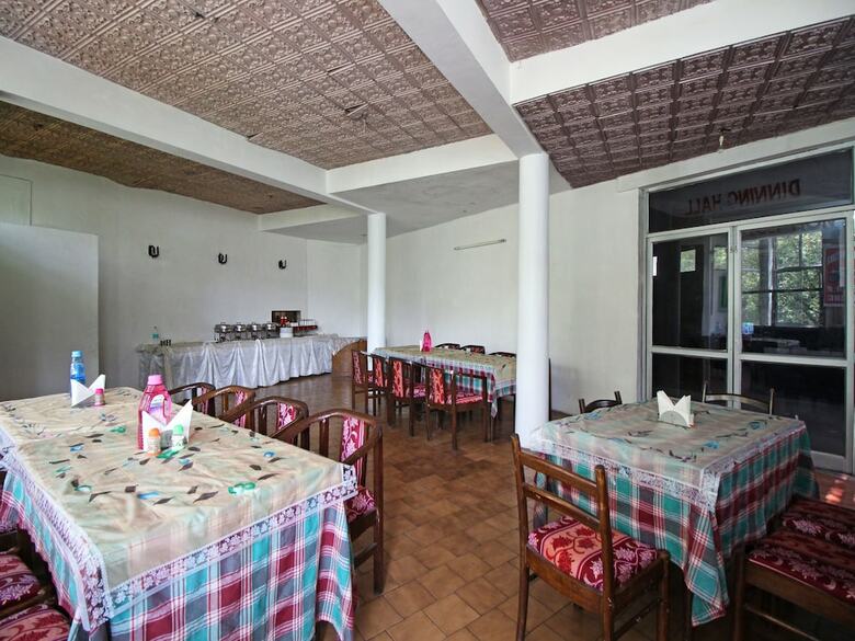 Oyo 13324 Hotel Anamika