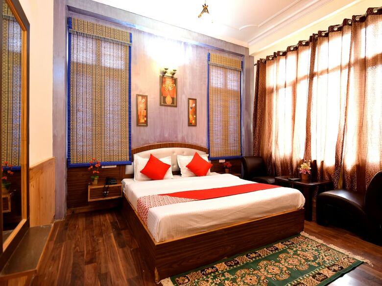 Hotel Oyo 13267 Hillside Valley