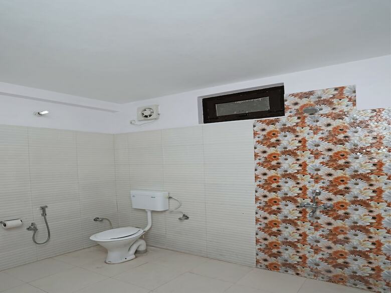 Oyo 12222 Hotel Silverton