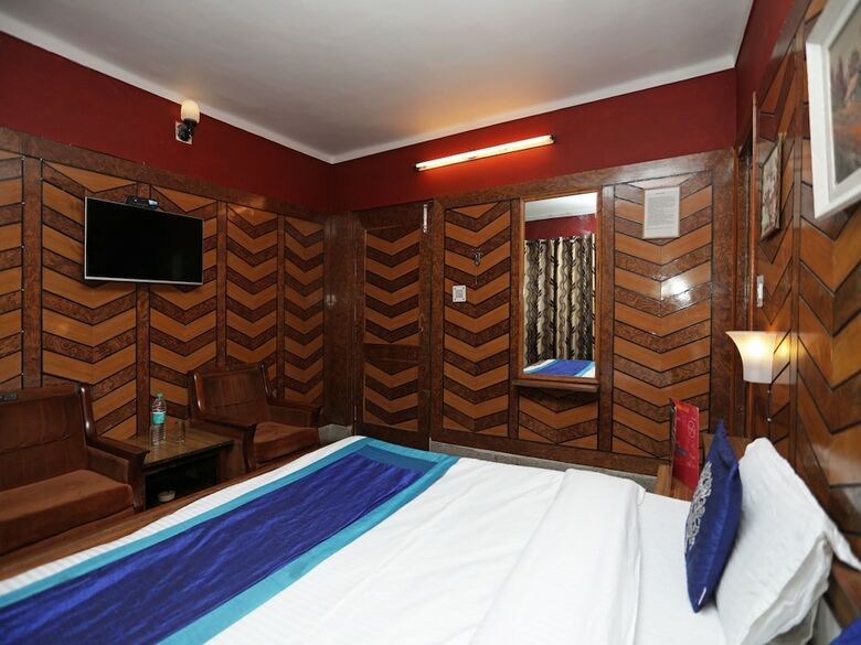Oyo 12542 Hotel Ankur Plaza