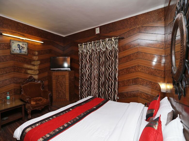 Oyo 12542 Hotel Ankur Plaza