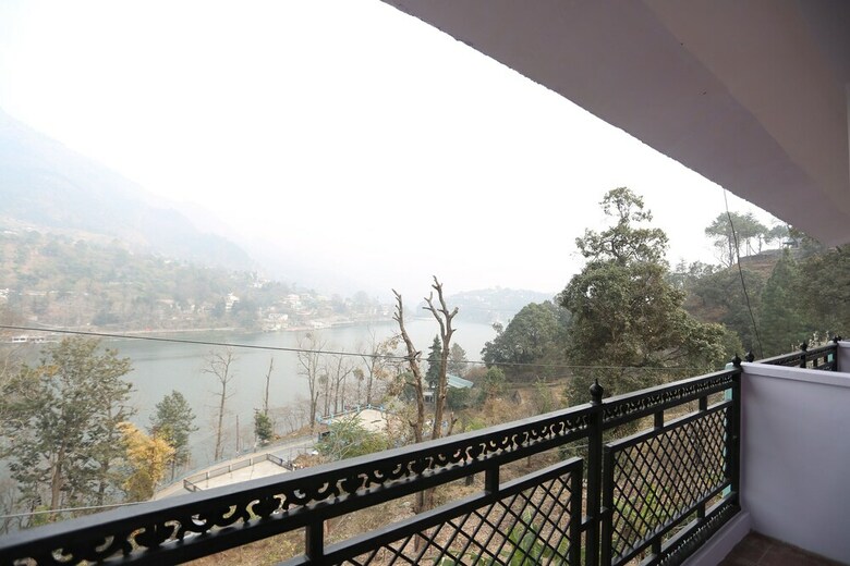 Hotel Oyo 12312 Home Lake View 2 Bhk Bhimtal