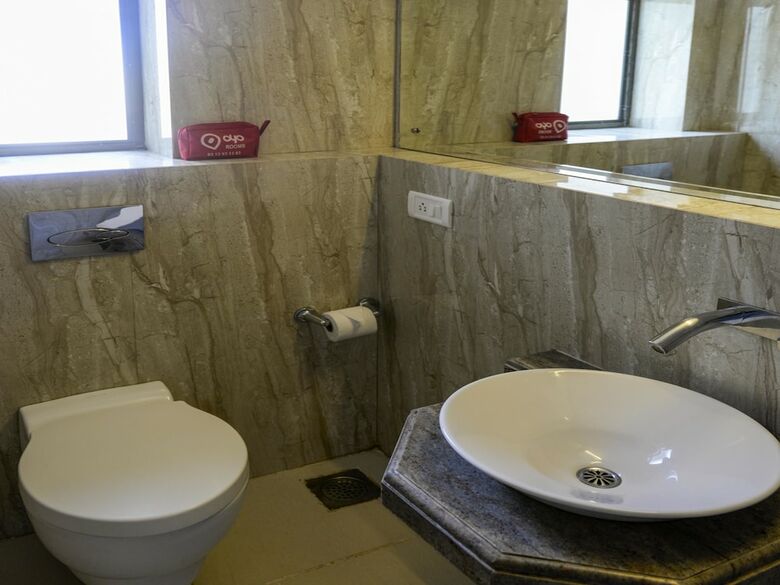 Oyo 878 Hotel Sunkissed Plaza