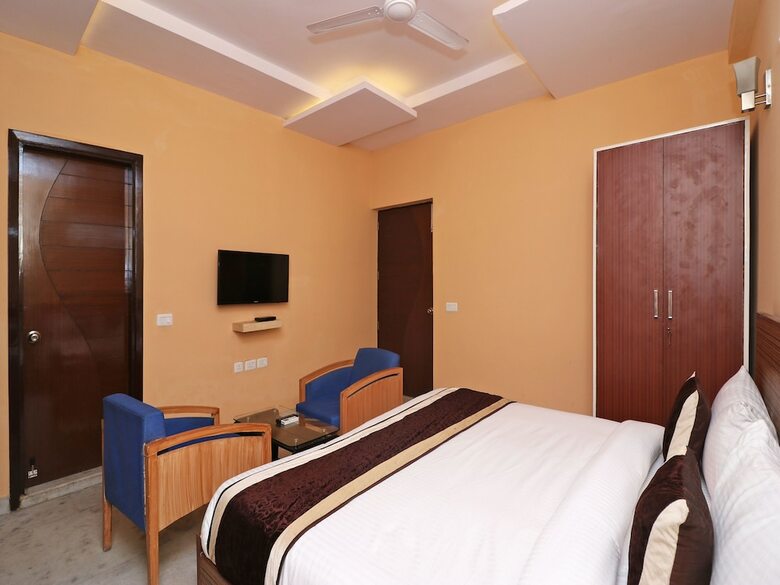 Hotel Oyo 13782 Om Villa