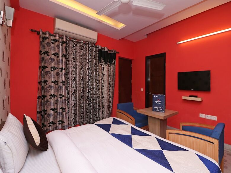 Hotel Oyo 13782 Om Villa