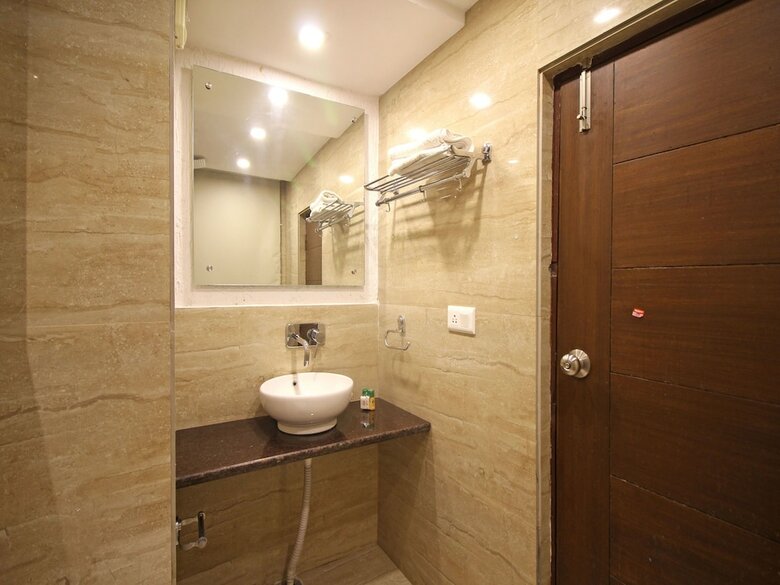 Oyo 6119 Hotel Royal Classic
