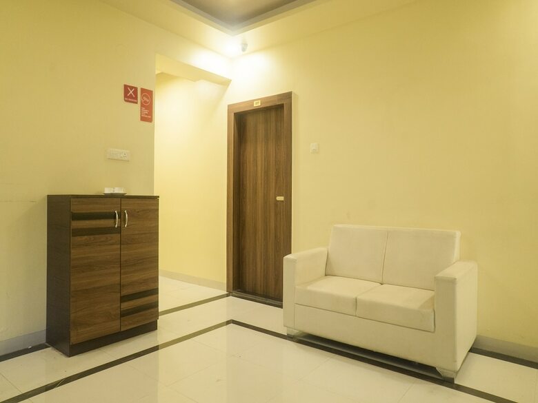 Hotel Oyo 11597 Aditi Executive