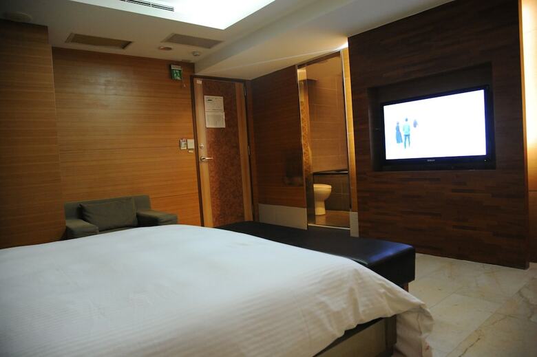 Michelle Hotel