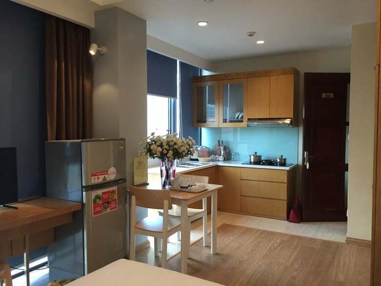 Canary Hotel & Apartment