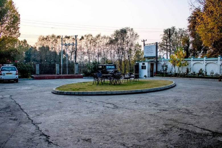 Hotel Grand Mahal
