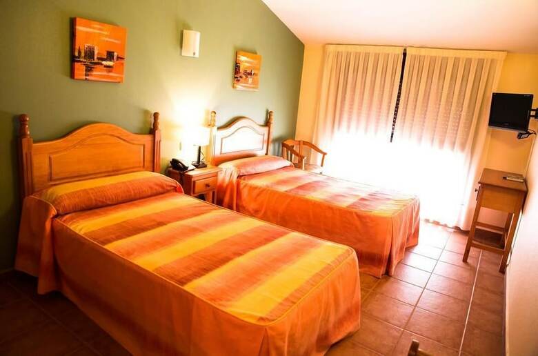Hotel Restaurante Villa Ceut�