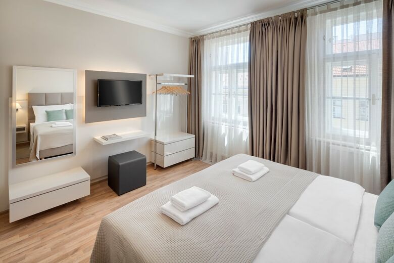 Louren Apartments
