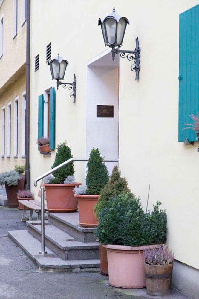 Hostal Gasthof Zur Sonne