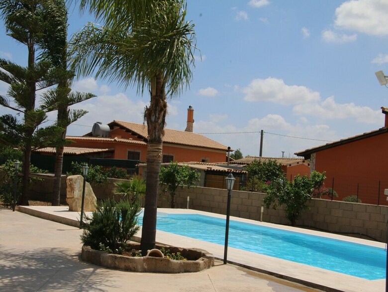 Casa Syramusa Con Piscina