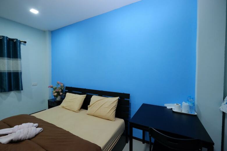 Hotel Amornrat Place