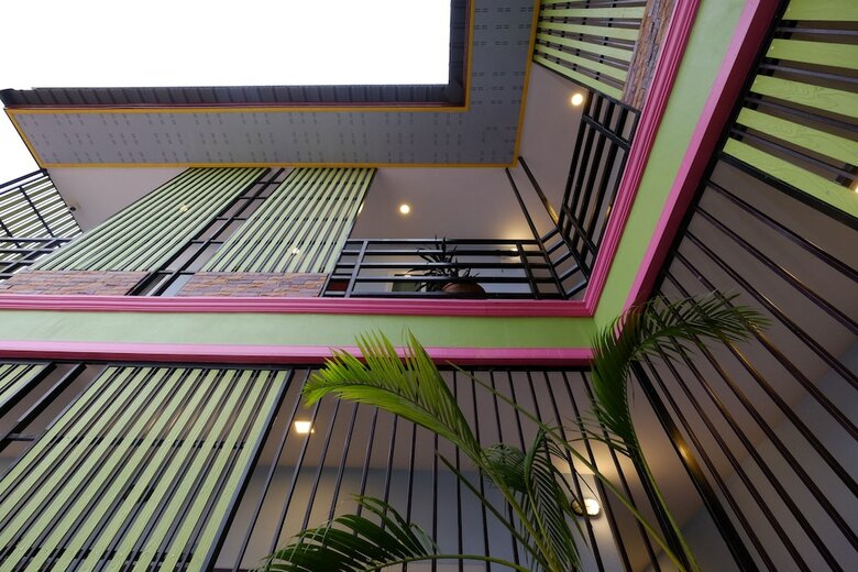 Hotel Amornrat Place