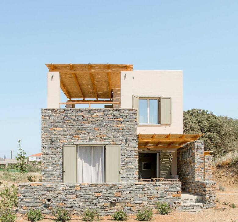 Apartamentos Vourkari Village