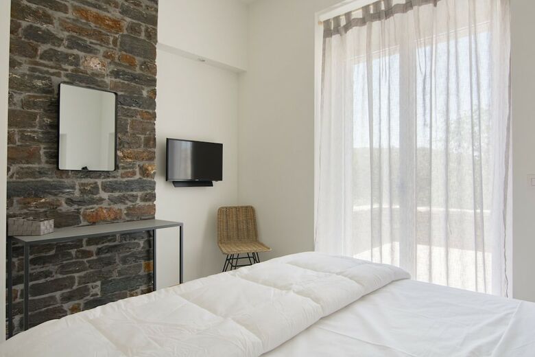 Apartamentos Vourkari Village