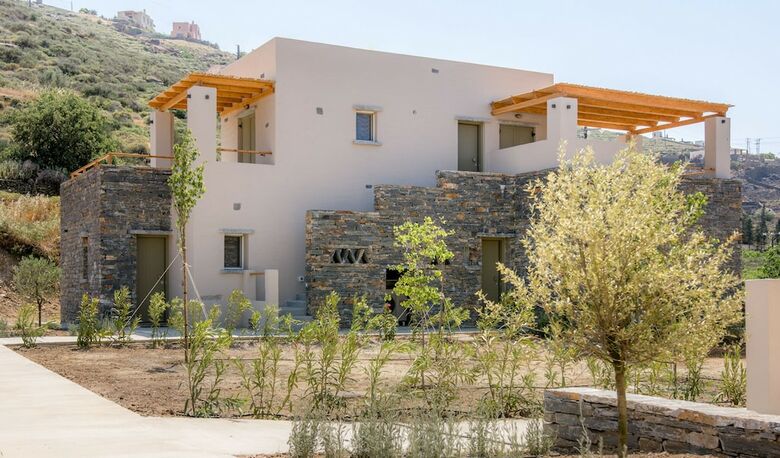 Apartamentos Vourkari Village